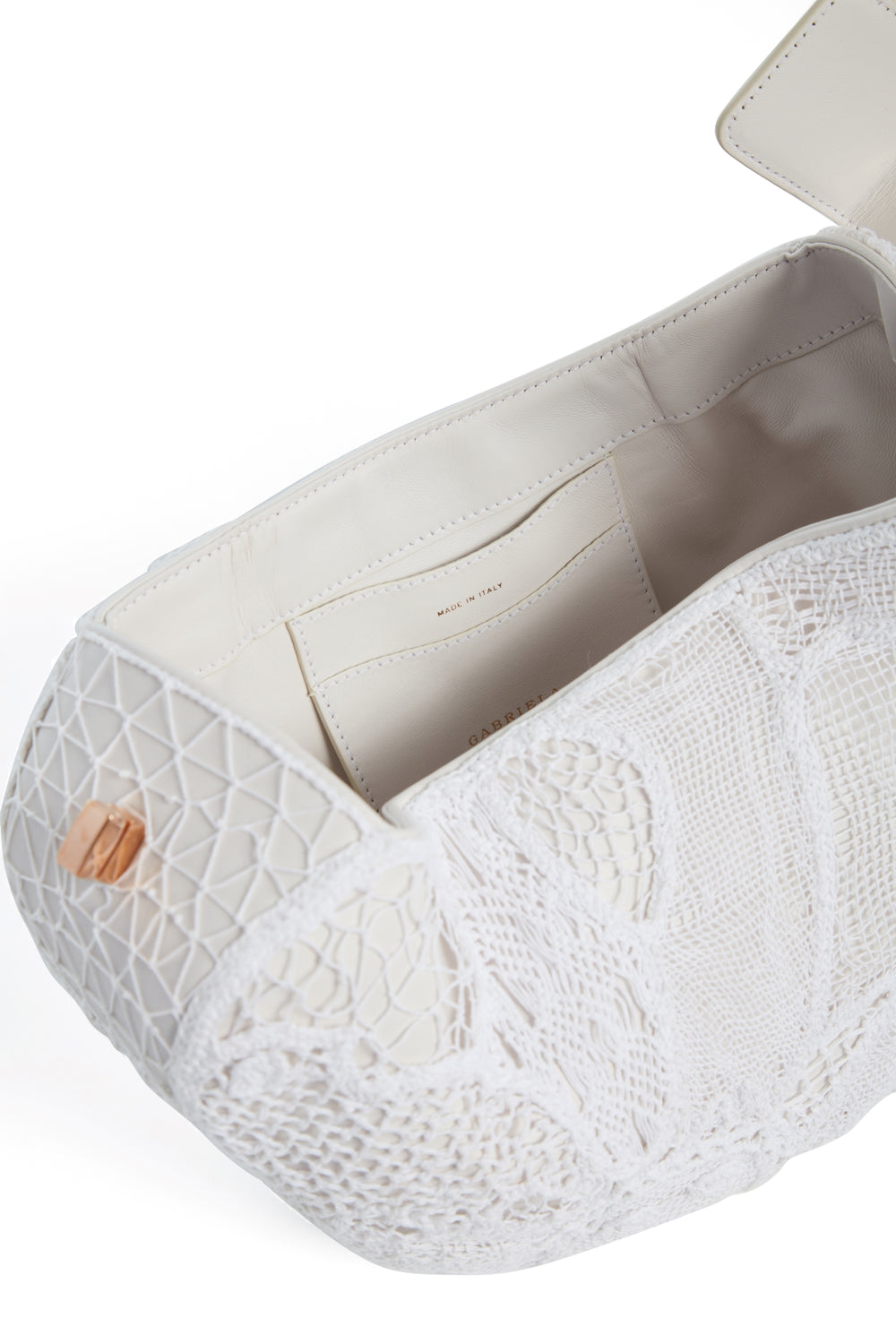 アイボリーナッパレザーとコットンマクラメのニナバッグ