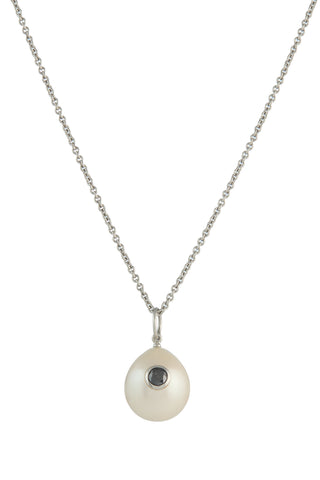 Platinum Pearl Black Diamond Pendant Necklace - Close-Up Detail | Gabriela Hearst