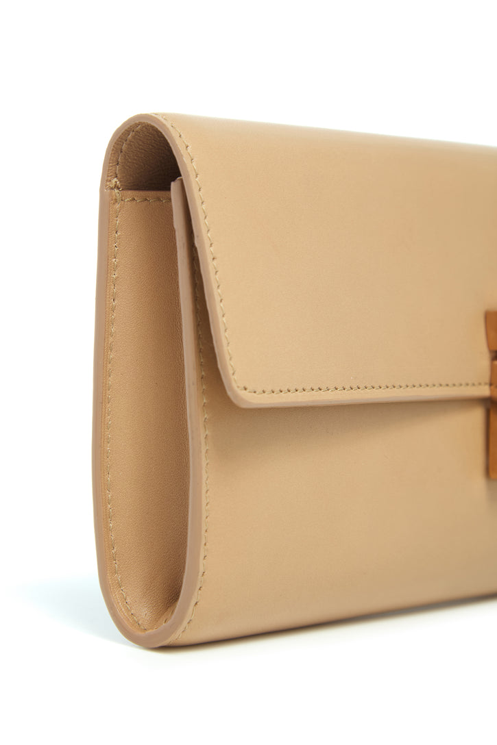 Phone Wallet in Nude Leather Testing