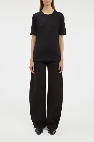 Black Cashmere T-Shirt - Full Body On Model | Gabriela Hearst