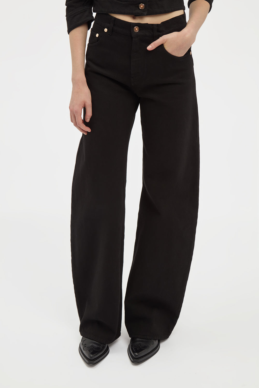 アモレット ジーンズ（ブラック リサイクルコットンデニム）