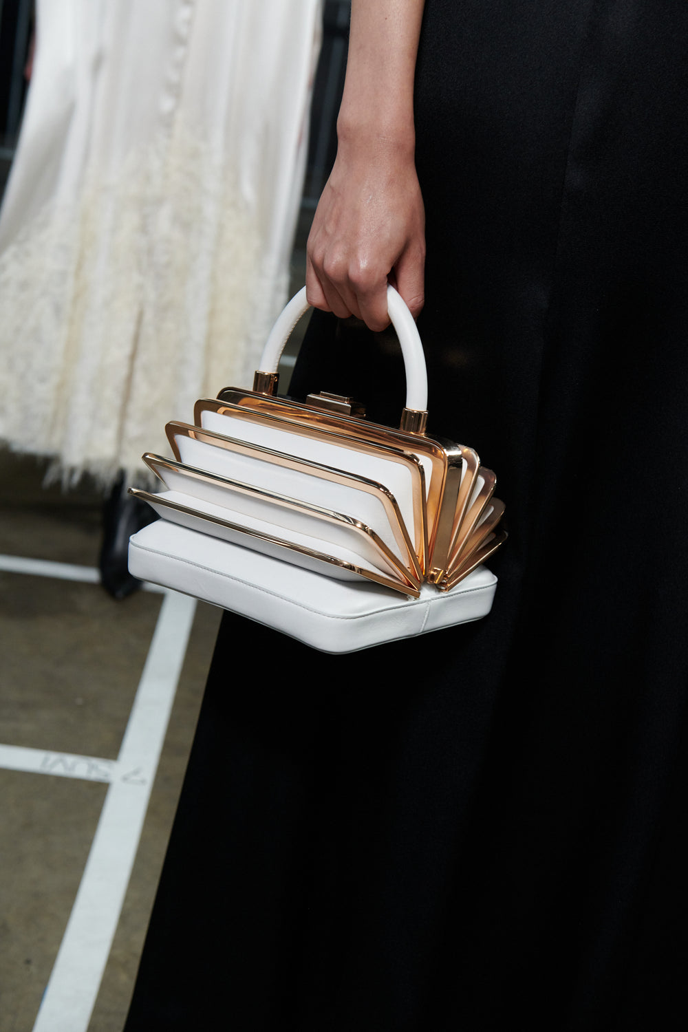 アイボリーナッパレザーのダイアナ ミダス バッグ