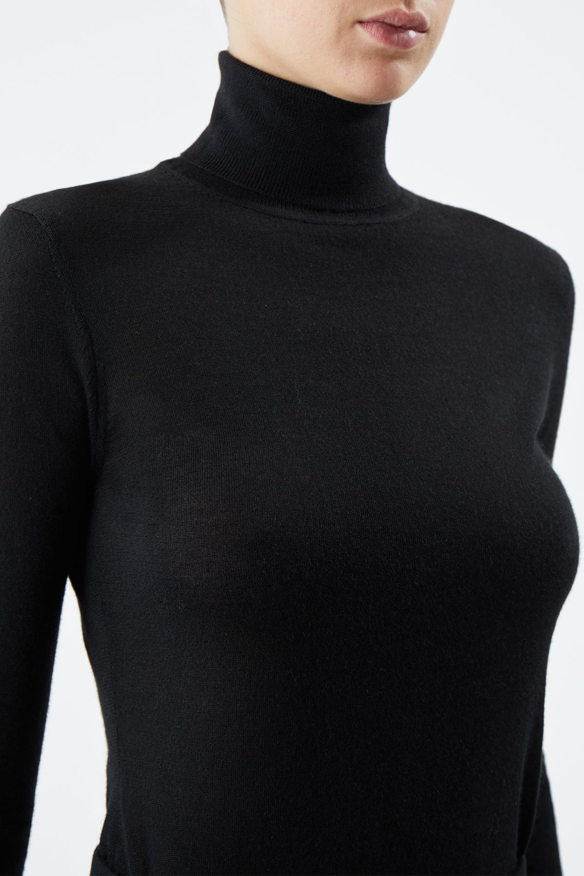 Costa Knit Turtleneck in Black Cashmere Silk – Gabriela Hearst