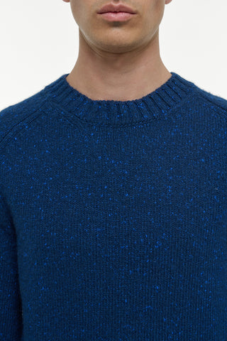 Electric Navy Speckled Cashmere Daniel Knit Sweater - Crew Neck Detail Close-Up | Gabriela Hearst