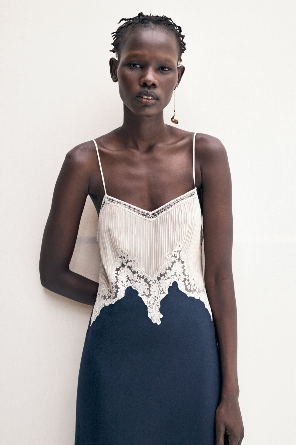 Venus Shell Single Earring in 18K Yellow Gold