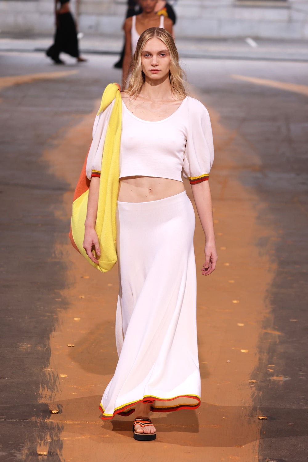 アイボリーマルチメリノウールのLiaニットトップ