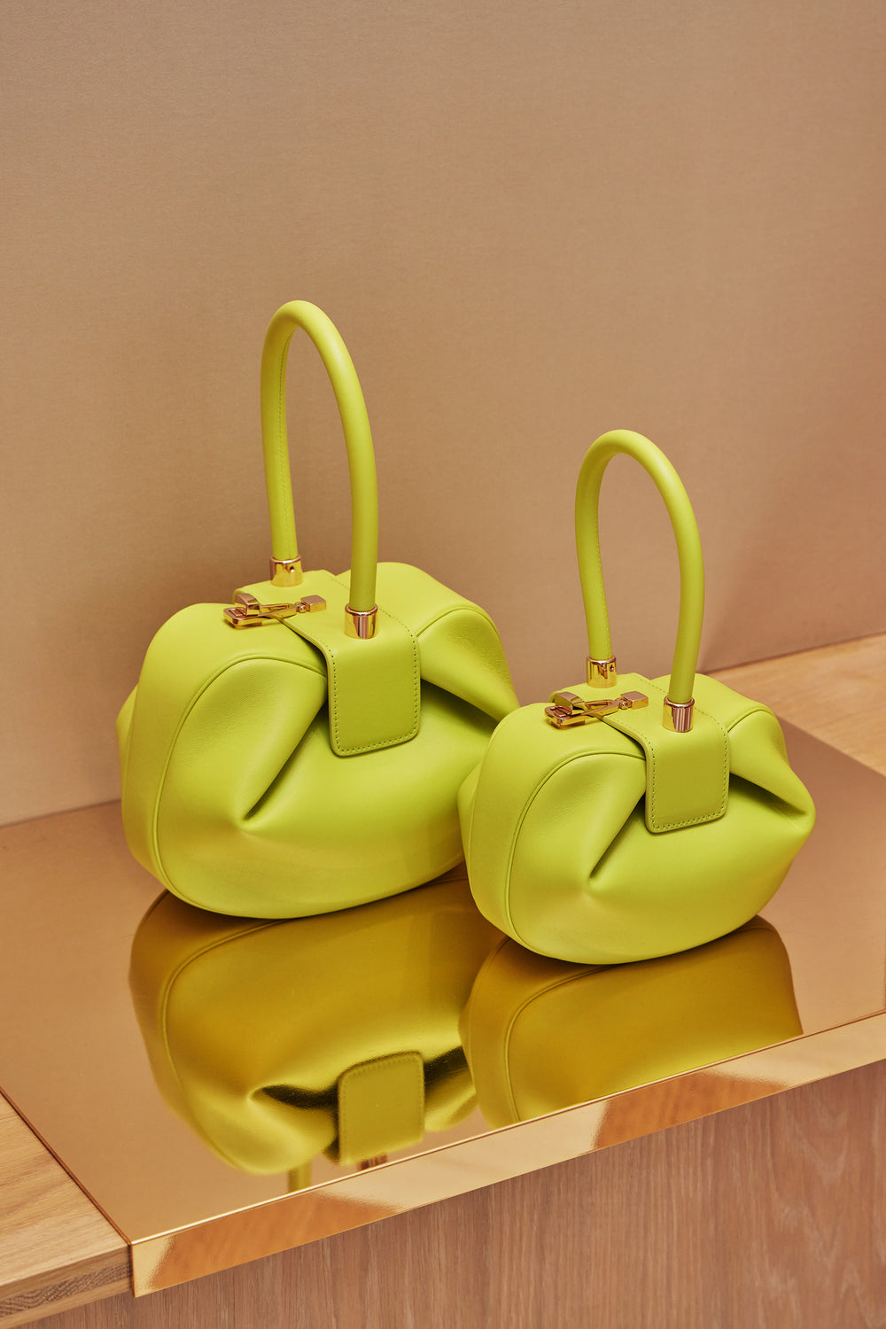 ライム アダマイト ナッパレザーのデミ バッグ