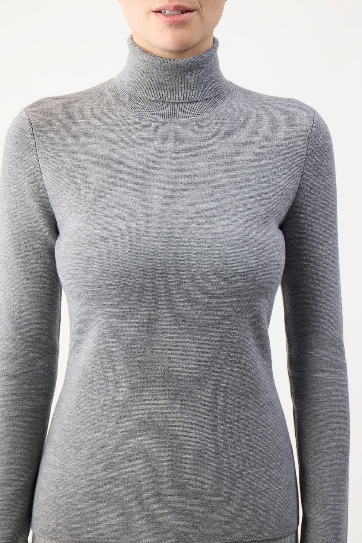 May Knit Turtleneck in Heather Grey Cashmere Wool